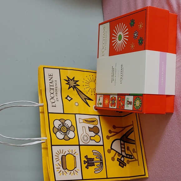 🎉HP🎉New L'occitane Cherry Blossom Trio - Picture 3 of 6